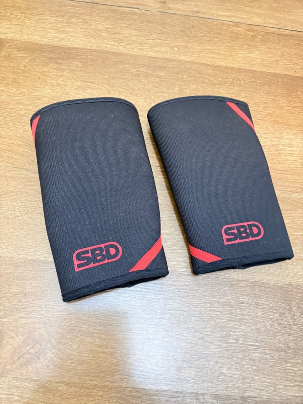 SBD Knee Sleeves 7mm Black Red Size XL Large Pair Weightlifting